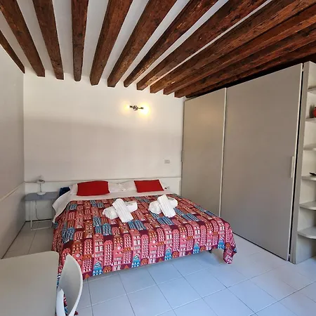 Veneziacentopercento Apartments & Rooms Exterior photo